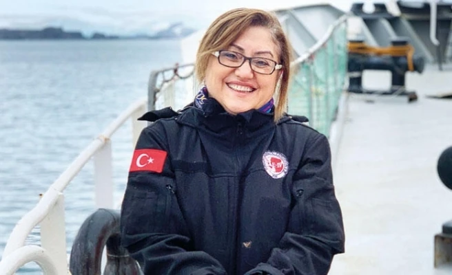 Türk yönetici, idareci, siyasetçi Fatma Şahin kimdir?