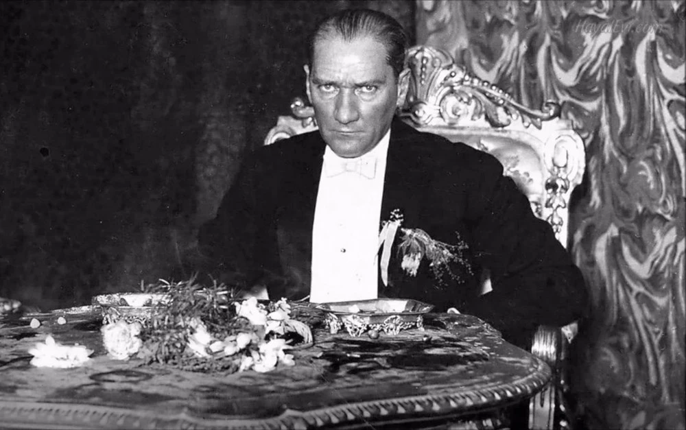 10 Kasım Atatürk'ü anma günü ve Atatürk haftası