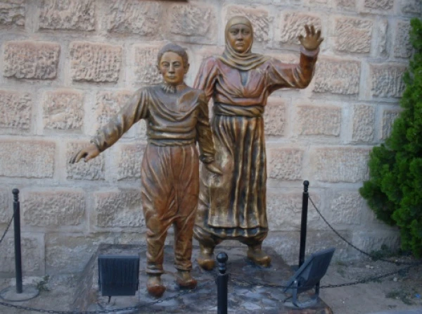 ŞAHİN BEY KİMDİR?