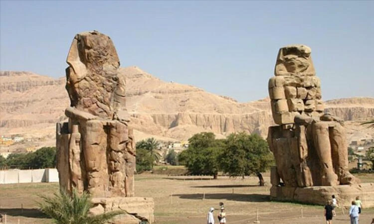 Kayıp Mısır güneş tapınağı ortaya çıktı