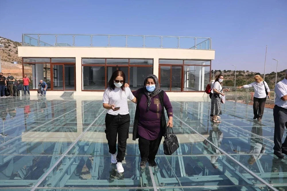 Gaziantep'te 150 metre yükseklikteki cam teras ziyaretçilere açıldı