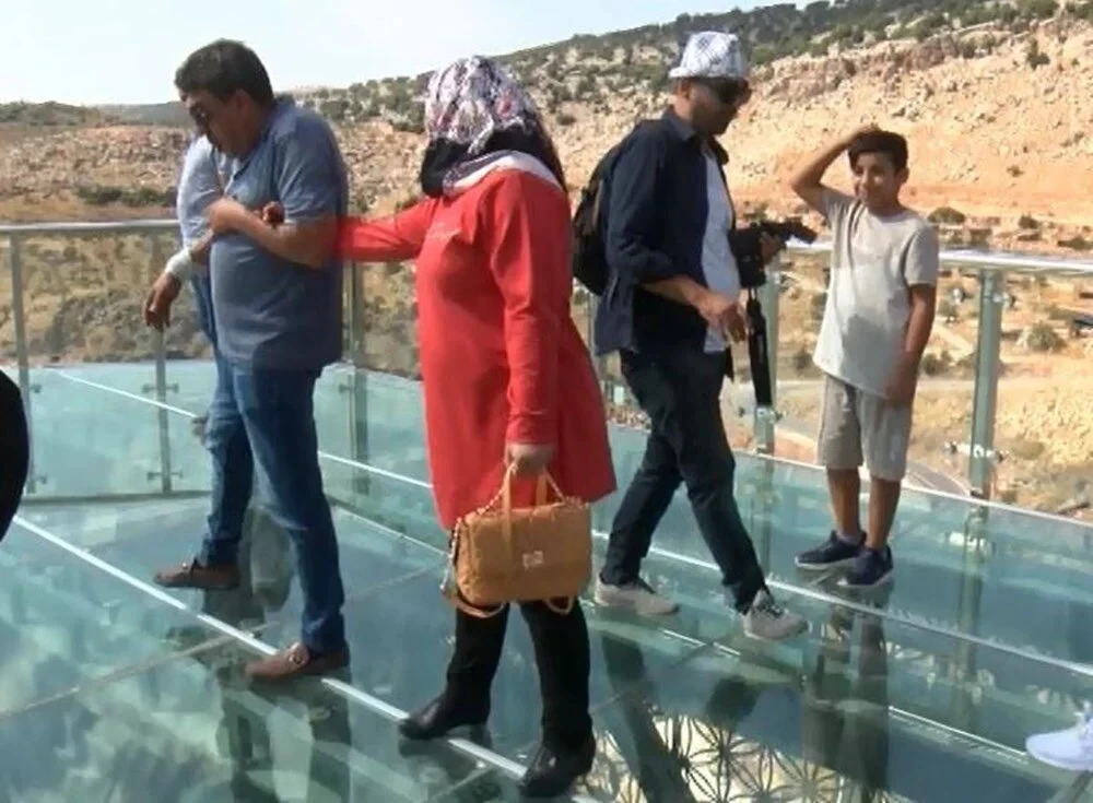 Gaziantep'te 150 metre yükseklikteki cam teras ziyaretçilere açıldı