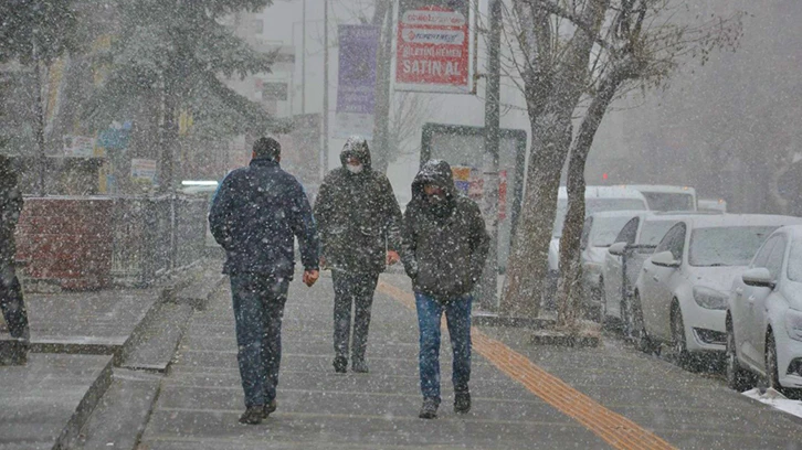 Birçok ilde kar yağışı başladı. Yurttan kar manzaraları