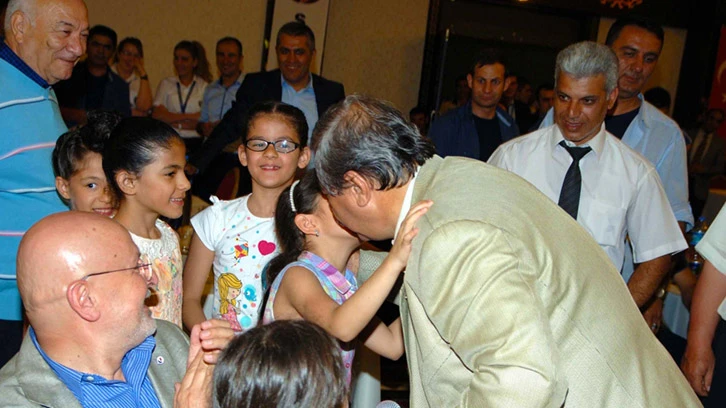 ABDULKADİR KONUKOĞLU, BAŞARI ÖYKÜSÜNÜ ANLATIYOR