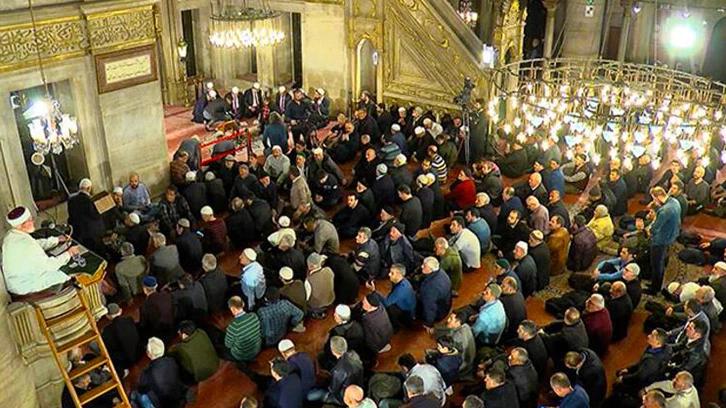 Üç aylar ne zaman başlayacak? Regaip kandili ne zaman? İşte 2022 Dini Günler Takvimi