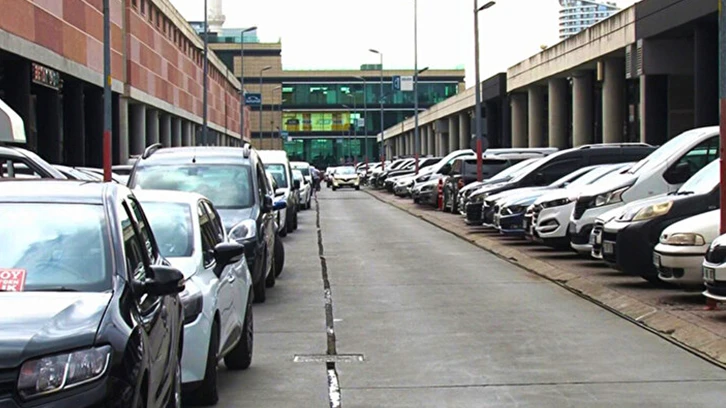 Dolar düştükçe fiyatlar çakılıyor! Sıfır ve ikinci el için harekete geçildi! Markalar fiyatları tek tek güncelledi....