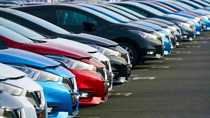 Dolar düştükçe fiyatlar çakılıyor! Sıfır ve ikinci el için harekete geçildi! Markalar fiyatları tek tek güncelledi....