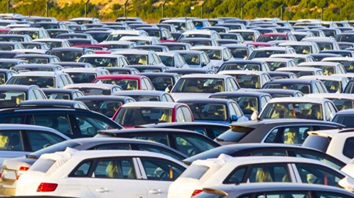 Dolar düştükçe fiyatlar çakılıyor! Sıfır ve ikinci el için harekete geçildi! Markalar fiyatları tek tek güncelledi....