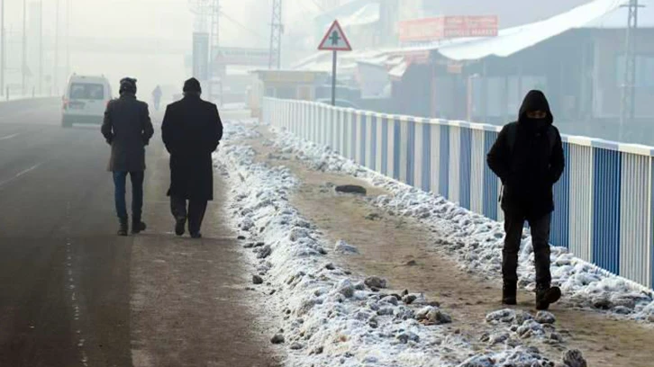 Türkiye'nin buz tutan illeri! -26 dereceyi gördü...