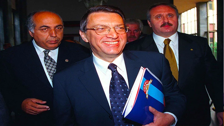 MUSTAFA TAŞAR KİMDİR