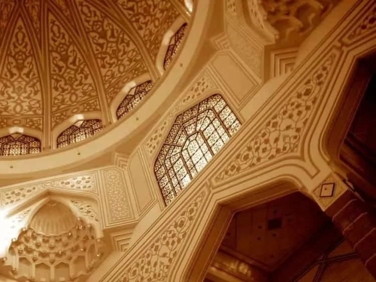 Üç ayların müjdecisi 'Regaib Kandili'nde nasıl ibadet edilmeli? Neler yapılmalı...