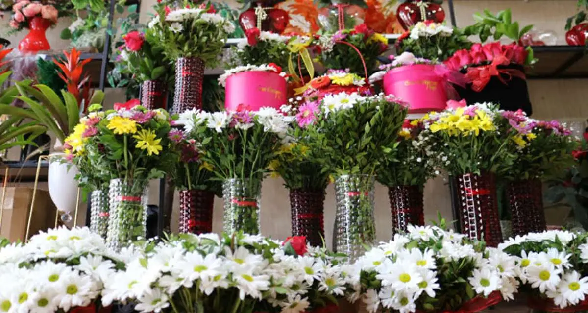 14 Şubat'ta çiçekçiler satışlardan umutlu, seradan gelen fiyatlardan şikayetçi