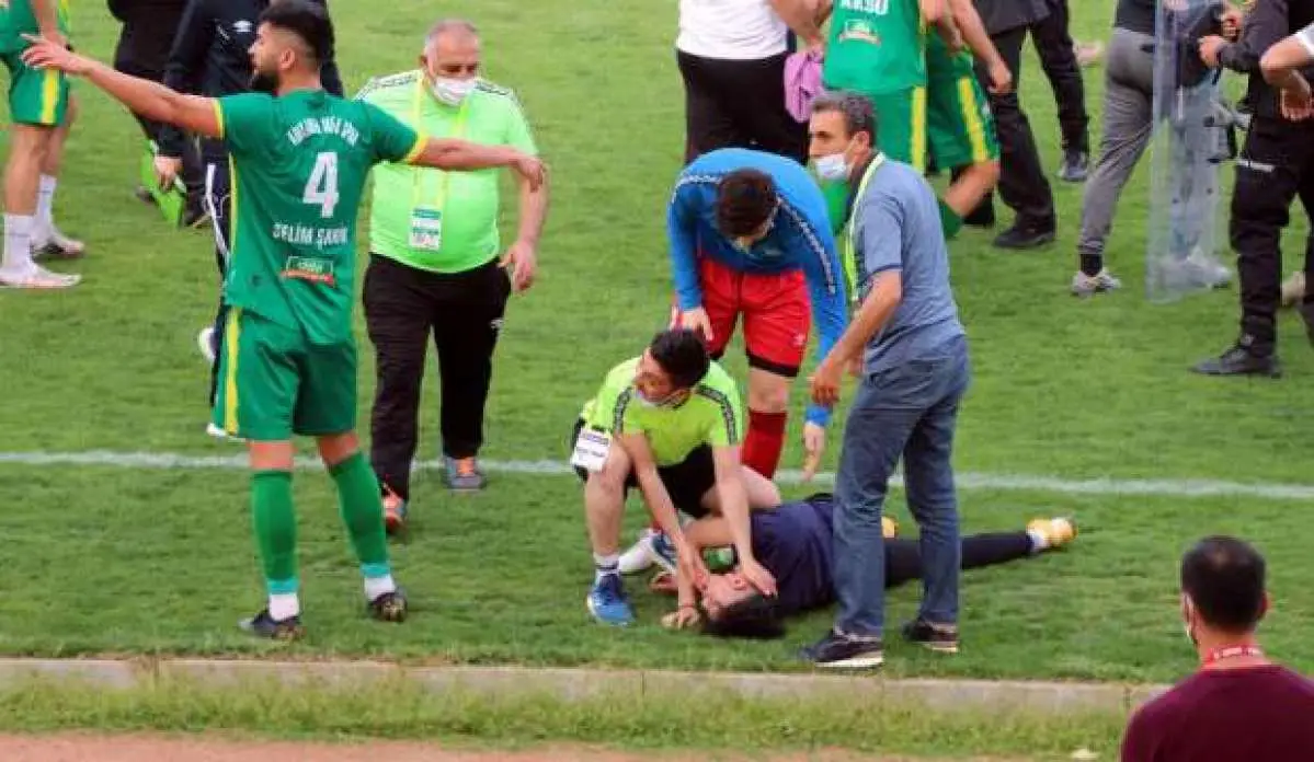 3. Lig maçında olaylar çıktı! 1 kişi yaralandı