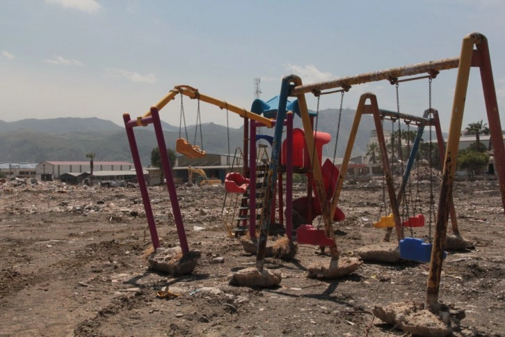 600 konutlardan geriye oyun parkı kaldı