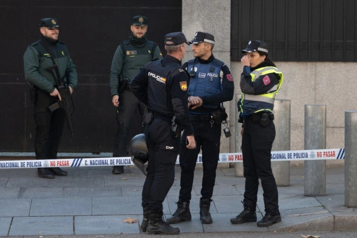 ABD’nin Madrid Büyükelçiliğinde şüpheli zarf alarmı