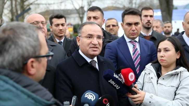 Adalet Bakanı Bozdağ, Gölyaka'da depremden etkilenen vatandaşlarla buluştu