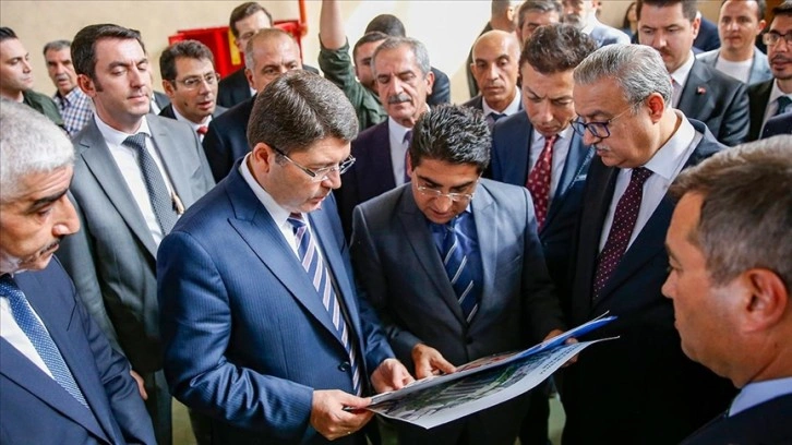 Adalet Bakanı Tunç, müzeye dönüştürülecek Diyarbakır Cezaevi'ni ziyaret etti