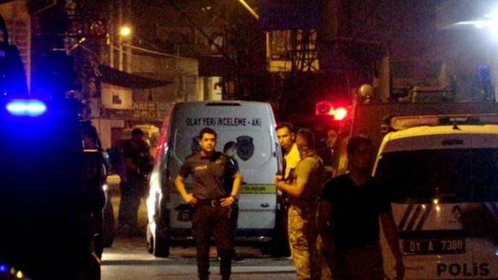 Adana'da bir polis memuru bıçaklandı