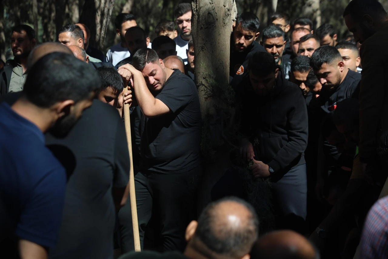 Ailesinin ve arkadaşlarının doğum gününü kutlamak için beklediği genç, trafik kazasında can verdi
