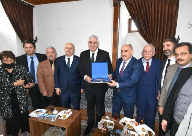 AK Parti Erzurum Milletvekili Öz, Kent Konseyi’ni ziyaret etti