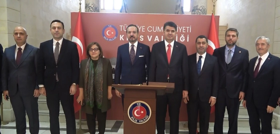 AK Parti heyetinden Suriye ziyareti &ouml;ncesi Vali Kalaylı&rsquo;ya ziyaret