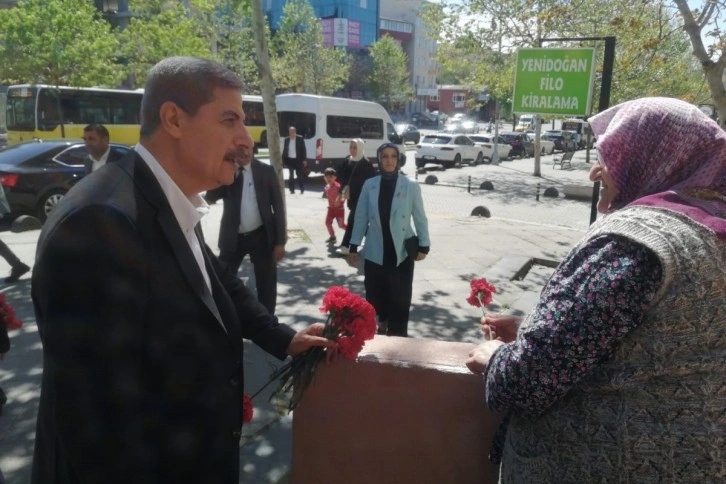 AK Parti Milletvekili adayı Azmi Ekinci, Sancaktepe esnafıyla bir araya geldi