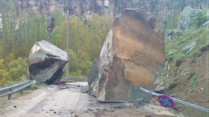 Aksaray’da sağanak, Ihlara Vadisi çıkışında kaya düşmesine neden oldu