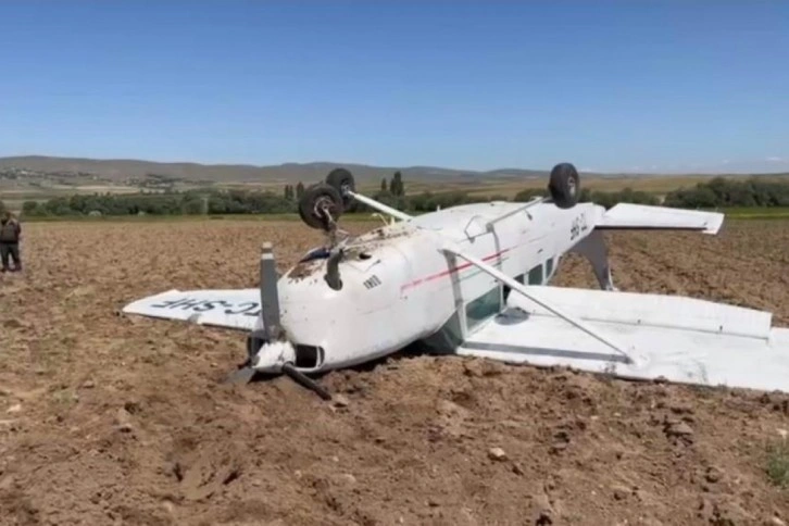 Aksaray'da sivil eğitim uçağı düştü