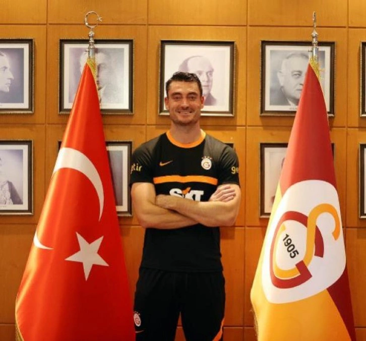 Albert Riera, Galatasaray'da yardımcı antrenörlük görevine getirildi