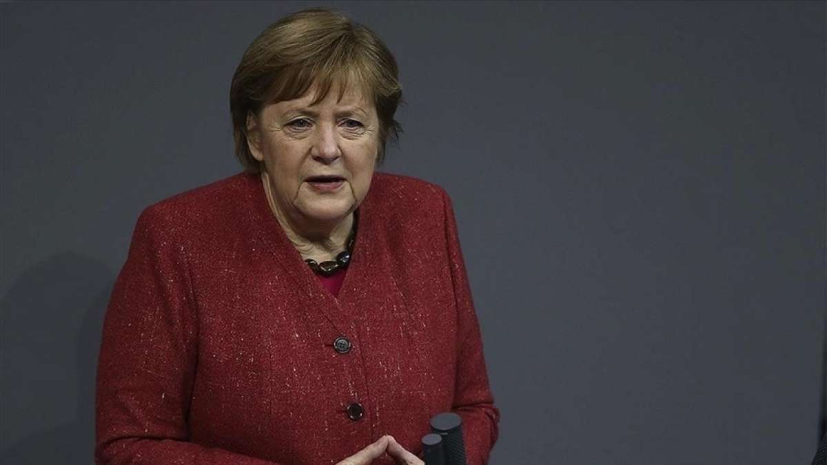 Almanya Başbakanı Merkel: Irkçılık ve nefret zehirdir
