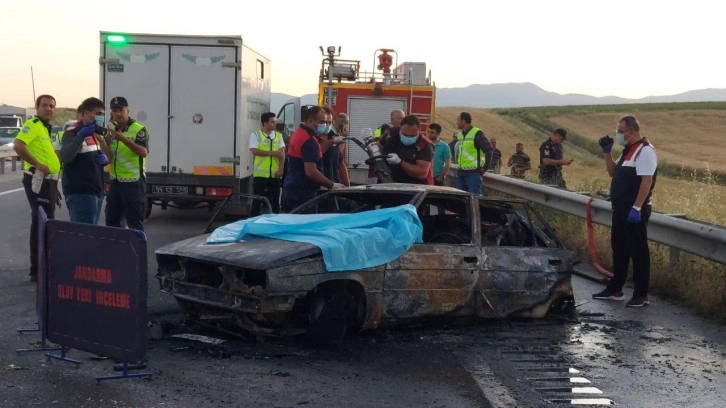 Amasya'da trafik kazasında 3 kişi yanarak öldü