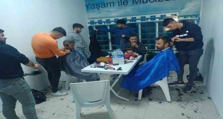 Ankara’da berber ve kuaförlerden afetzedelere kişisel bakım