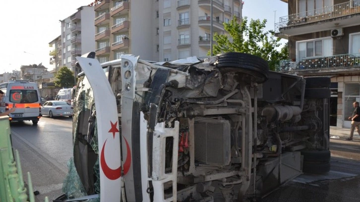 Antalya güne kaza haberiyle uyandı: 12 yaralı!