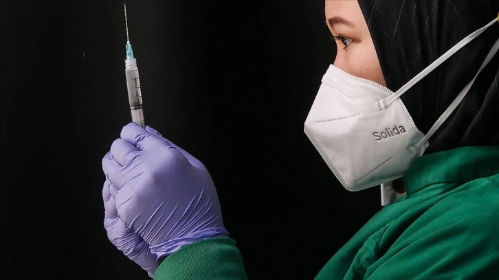 Araştırma: Kovid-19 aşılarının yan etkilerinin dörtte üçü 