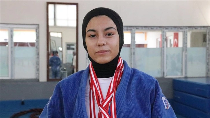 Avrupa şampiyonu Rabia'nın g&ouml;z&uuml; d&uuml;nya şampiyonluğunda