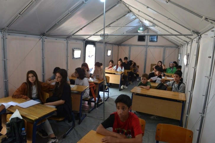 Azmettiler başardılar: Depremzede öğrenciler LGS’den tam puan bekliyor