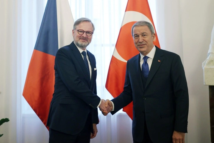 Bakan Akar, Çekya Başbakanı Fiala ile bir araya geldi