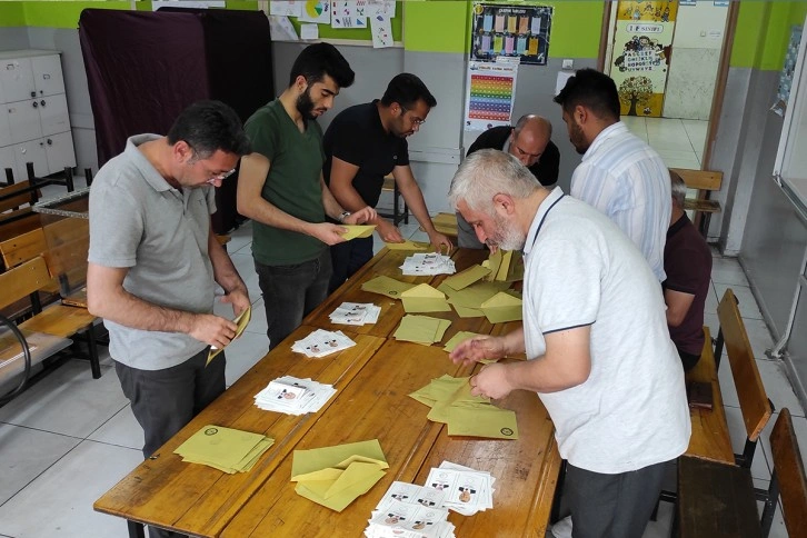 Bakan Bozdağ'ın oy kullandığı sandıkta Erdoğan kazandı