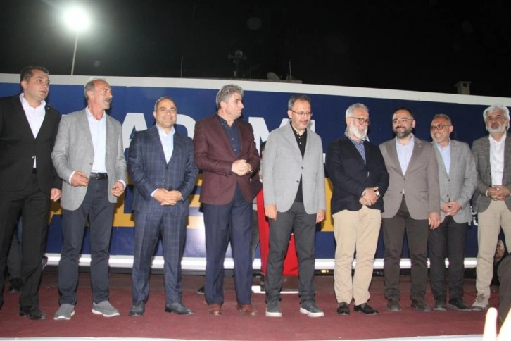 Bakan Kasapoğlu, Selendi ve Kula ilçelerinde vatandaşlara hitap etti