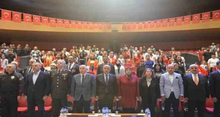 Bakan Kirişçi: "Bu millet gençlerine inanıyor ve güveniyor"