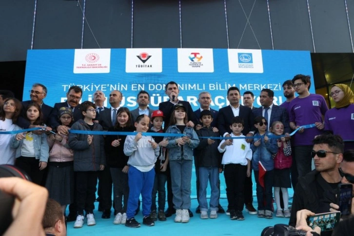 Bakan Kurum: 'Gençlerimize aylık 10 GB ücretsiz internet vereceğiz’'