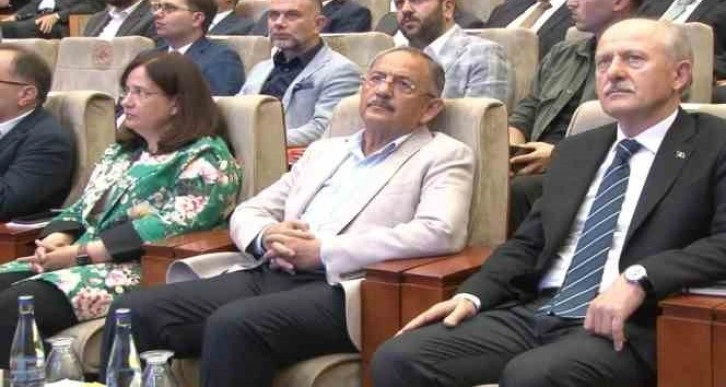 Bakan Özhaseki: 'Fay kırıkları ve fay hatları üzerinde yapılaşma olmayacak'