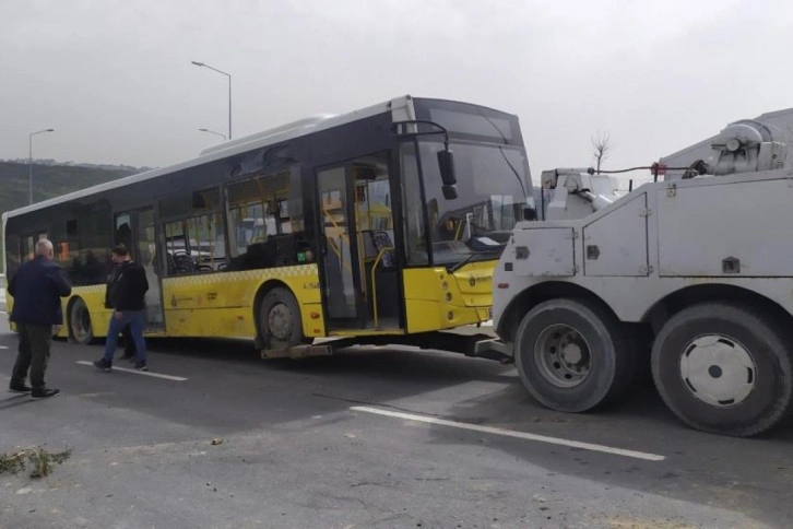 Başakşehir’de İETT otobüsü şarampole uçtu: Facianın eşiğinden dönüldü