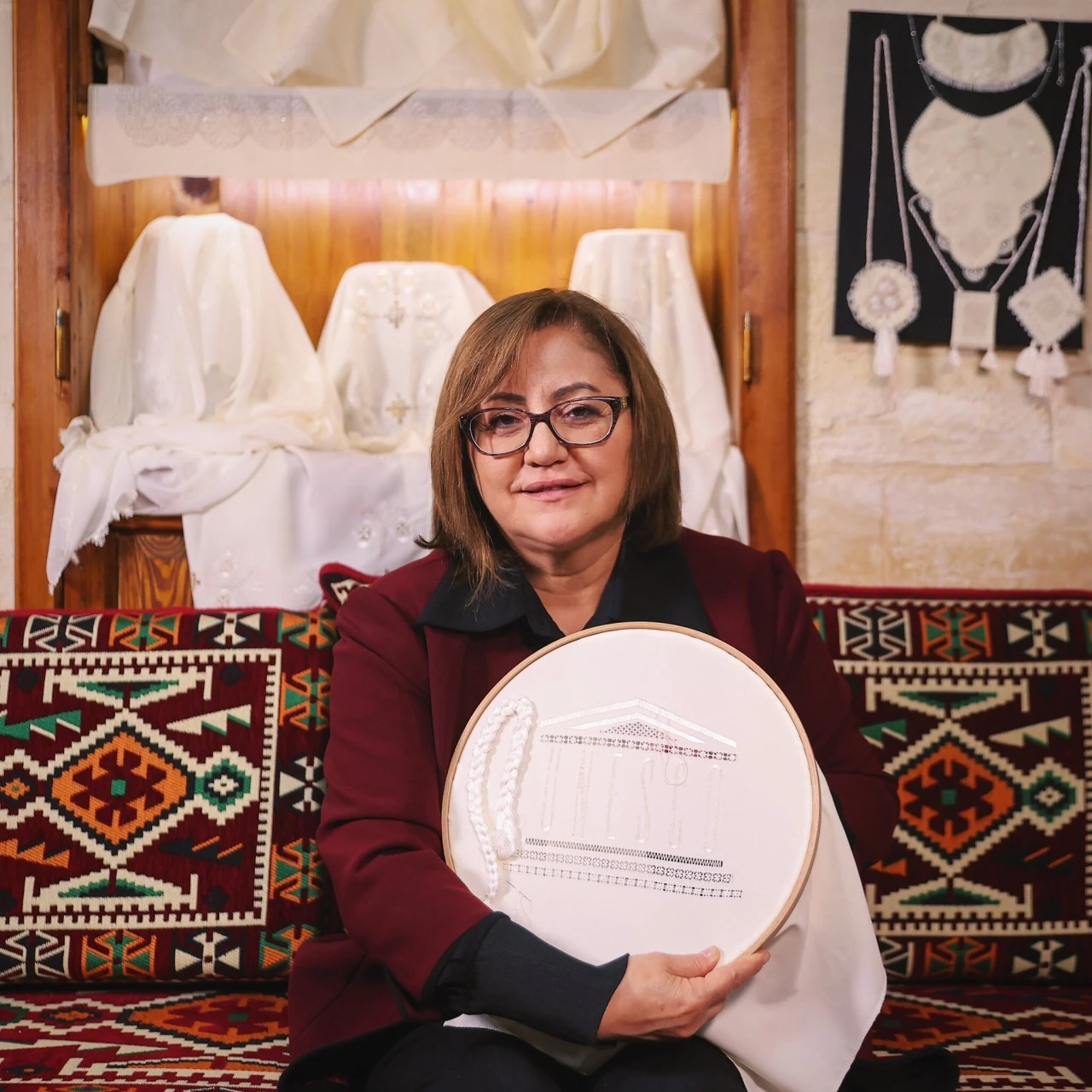 Başkan Şahin'in girişimleri sonucu el emeği göz nuru Antep işi nakışı Unesco tarafından tescillendi