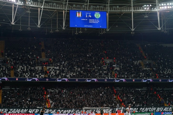 Beşiktaş taraftarından maç sonu destek