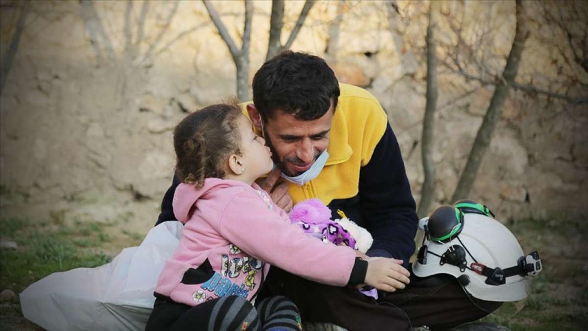 Beyaz Baretliler Suriyelilerin 'cankurtaran'ı olmaya devam ediyor