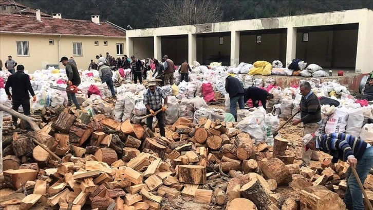 Bilecik'in en küçük ilçesi İnhisar'dan, afetzedelere 100 ton odun desteği
