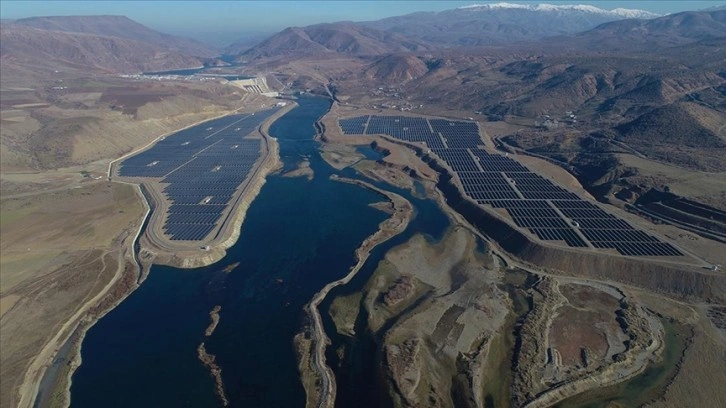 Bingöl'de güneş ve sudan 2 milyar kilovatsaat elektrik üretildi