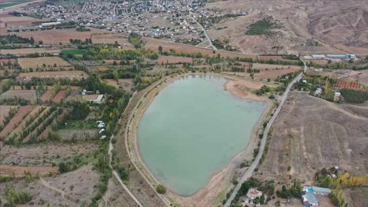 Bozkırın ortasındaki Sivas'ta gölete su üstü ahşap yürüyüş yolları yapılacak