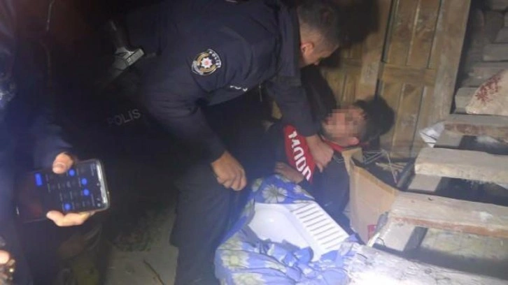 Bursa'da şaka gibi hırsızlık: Polisi görünce uyuyor numarası yaptı